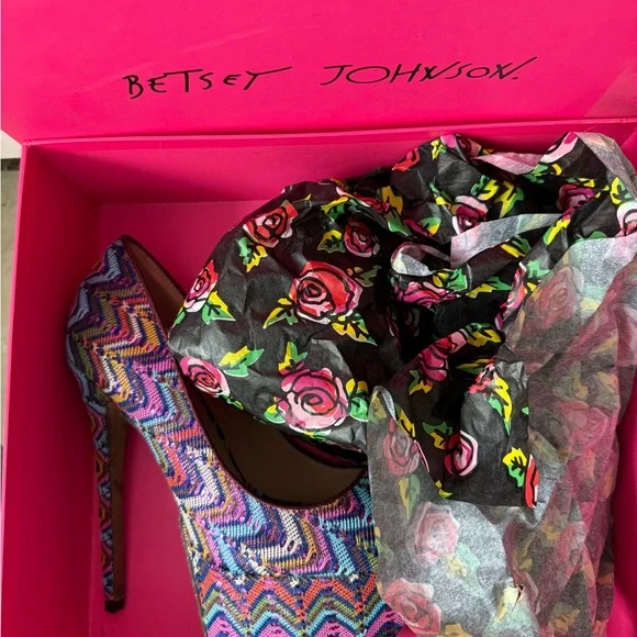 Betsey Johnson Colorful Zigzag Platform Heels NEW - Picture 2 of 11